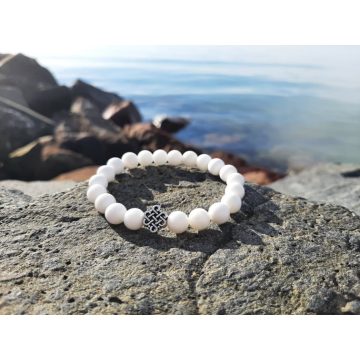 Változás Kagylóhéj karkötő örökcsomóval